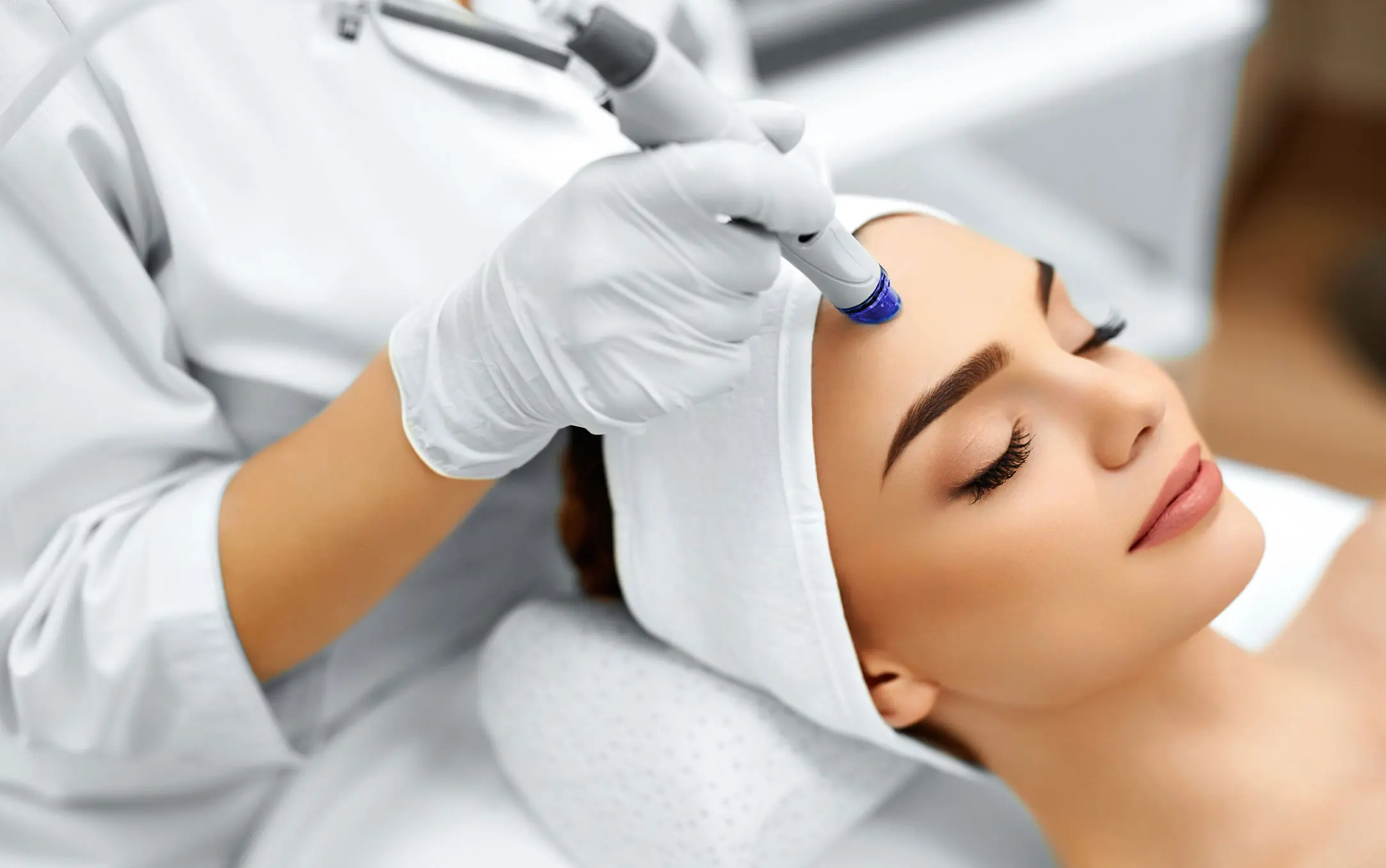 What Is Collagen Lift Therapy and How Can It Help Ageing, Loose Skin Morden?